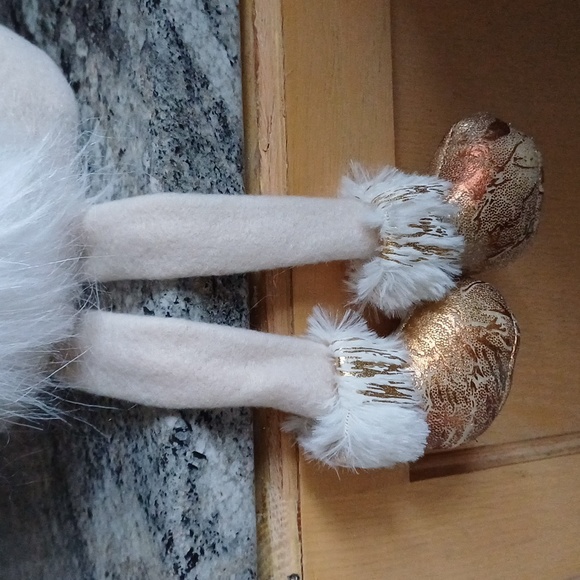 White and gold plush gnome - Picture 3 of 3